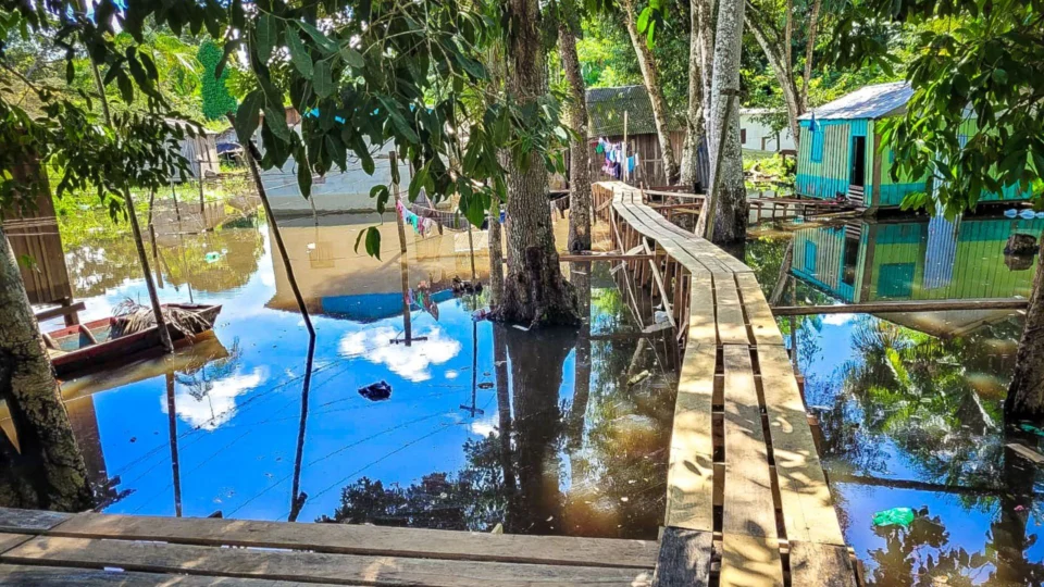 Barcelos, no AM, decreta situação de emergência por conta da subida do Rio Negro