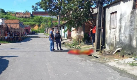 Homem é executado a tiros em frente de casa na Zona Norte de Manaus