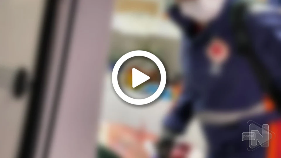 VÍDEO: homem é assassinado a facadas na Zona Norte de Manaus e irmão é suspeito do crime