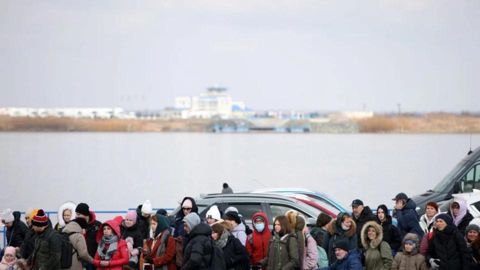 Kiev envia 45 ônibus para retirar civis de Mariupol nesta quinta-feira