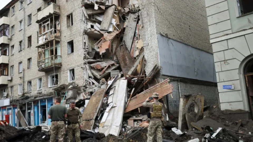 Cerca de 15 mil russos morreram na guerra na Ucrânia, diz diretor da CIA