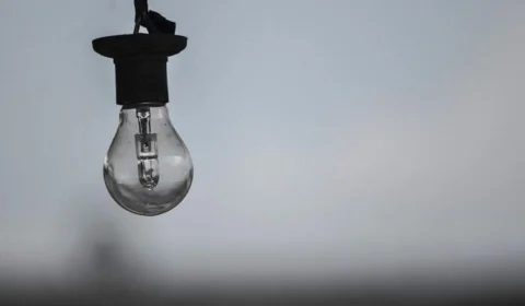 ‘Apagão’ atinge vários bairros de Manaus nesta quinta-feira