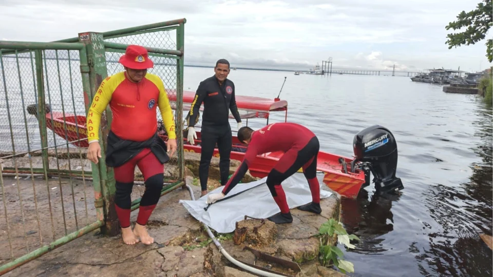 Corpo de homem desaparecido na Zona Sul de Manaus é encontrado por bombeiros