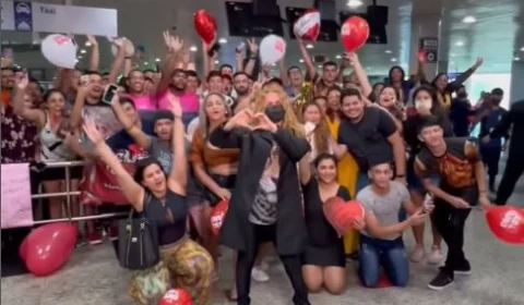 Joelma posta imagens de sua chegada em Manaus neste domingo