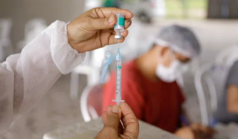 Em Manaus, 84 pontos de vacinação contra Covid-19 são disponibilizados nesta terça-feira