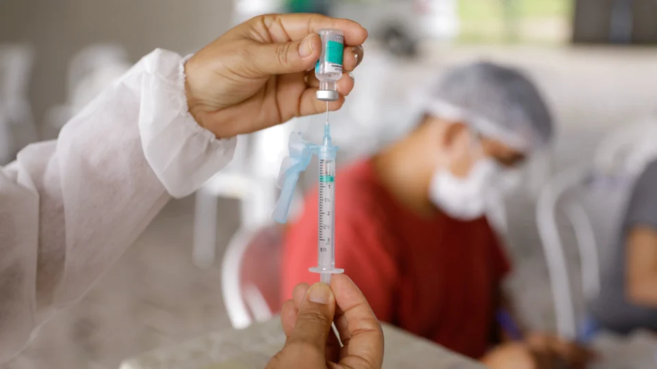 Em Manaus, 84 pontos de vacinação contra Covid-19 são disponibilizados nesta terça-feira