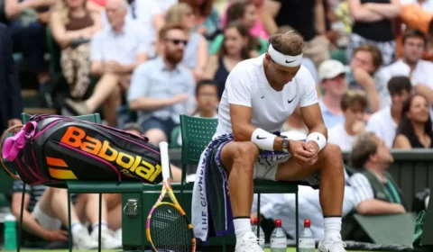 Lesão no músculo abdominal tira Rafael Nadal da semifinal de Wimbledon
