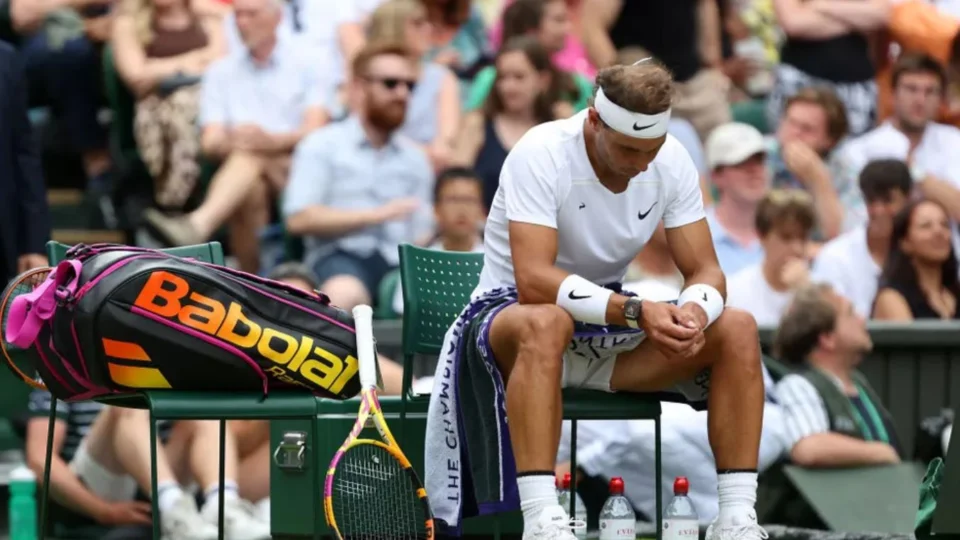 Lesão no músculo abdominal tira Rafael Nadal da semifinal de Wimbledon
