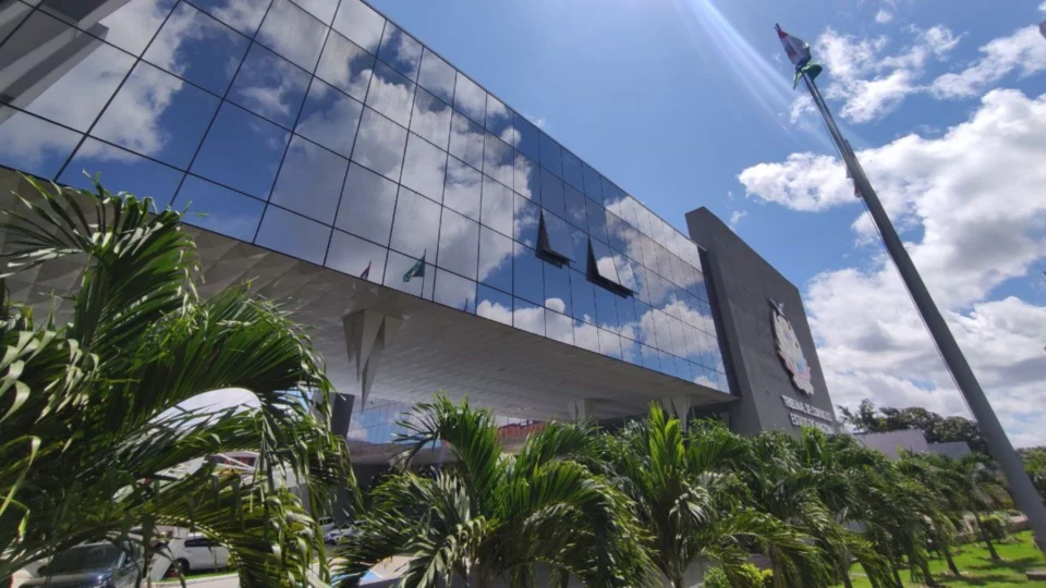 TCE-AM suspende licitações em cinco cidades do interior do Amazonas