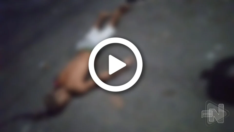 VÍDEO: após ser sequestrado, homem é jogado em rua na Compensa e morto a tiros em Manaus