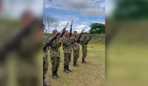 Ao menos 19 militares ficam feridos após queda de raio, na Colômbia