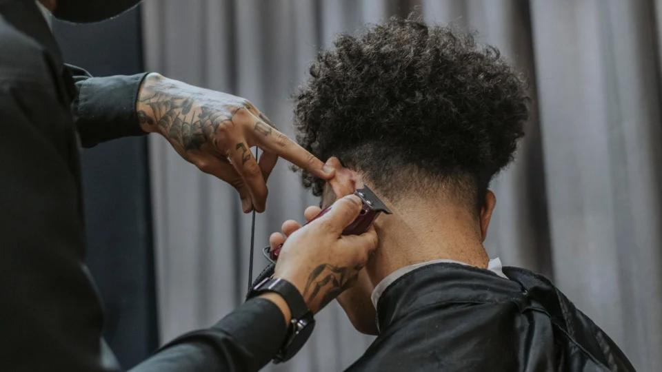 Confiança do setor de serviços cai 0,2 ponto em agosto, diz FGV