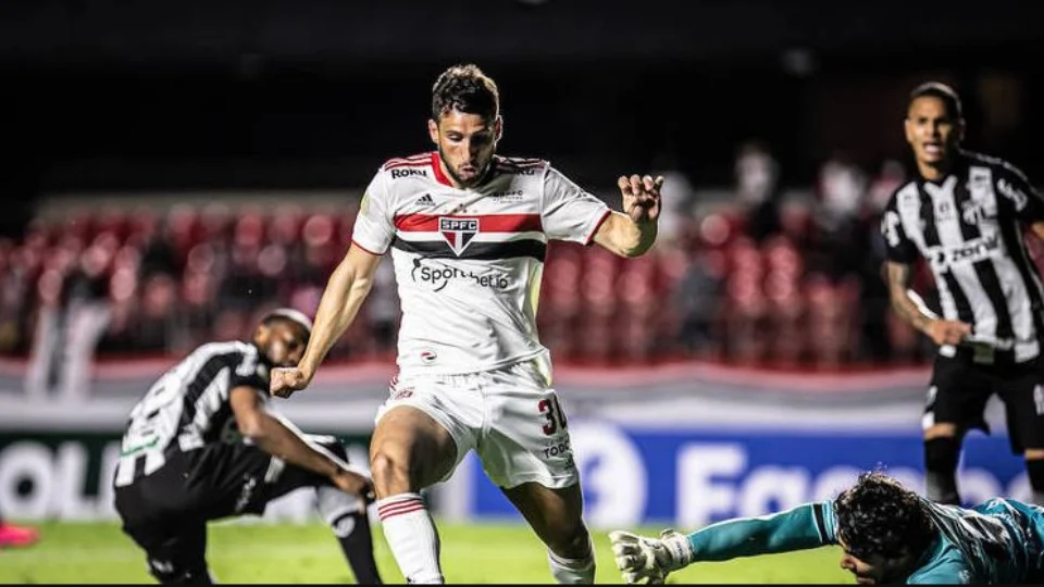 Cai aproveitamento do São Paulo jogando no Morumbi após empate com Ceará pelo Brasileirão