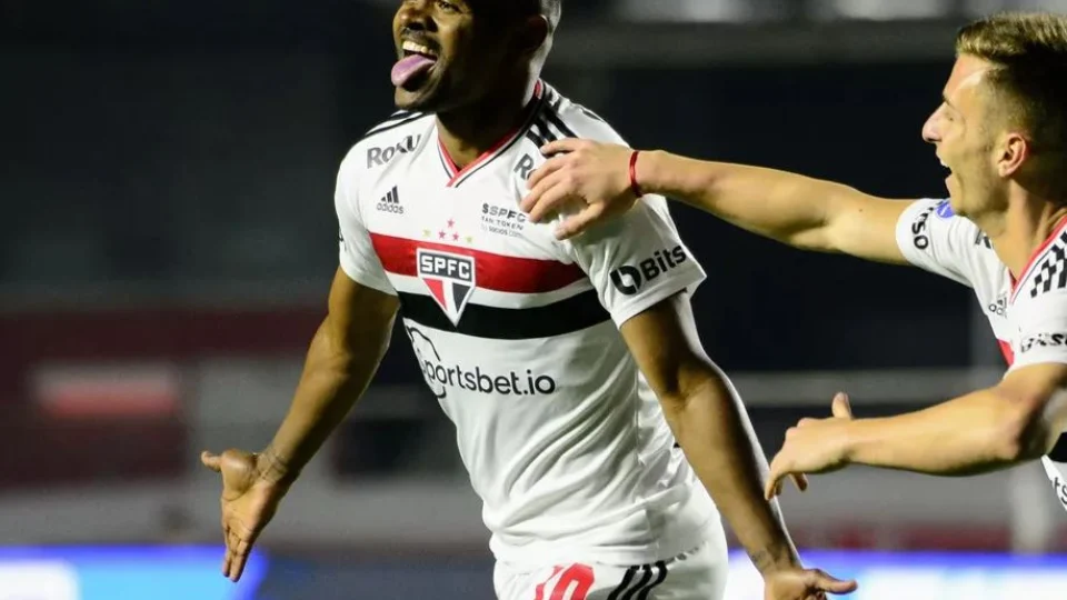 Nikão sofre lesão e não tem previsão de retornar aos gramados pelo São Paulo