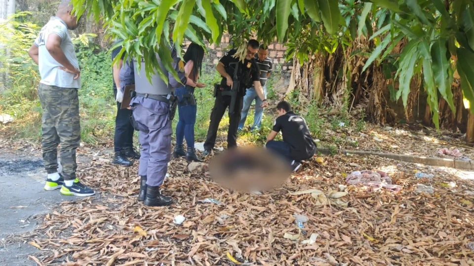 Corpo é encontrado com marcas de agressão no Centro de Manaus