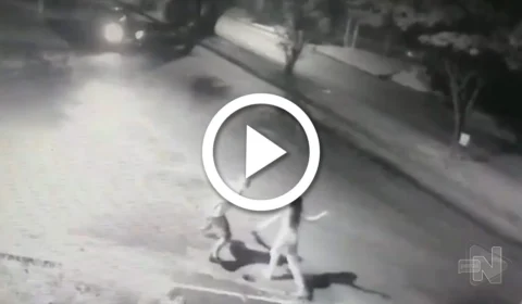 VÍDEO: casal joga pedra em carro de motorista de aplicativo e são atropelados em BH