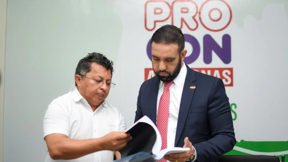 Relatório final da CPI da Amazonas Energia é entregue ao Procon-AM