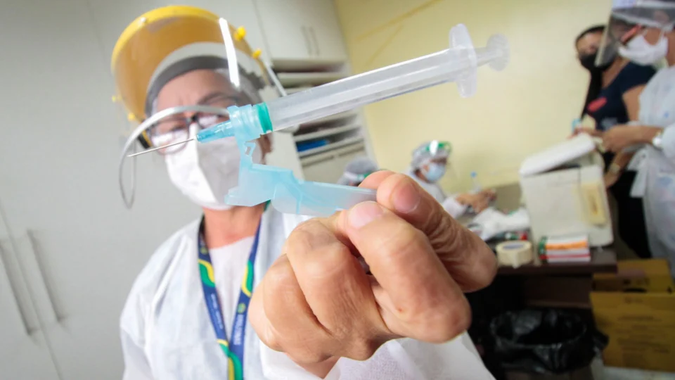 Covid-19: confira pontos de vacinação para adultos e crianças nesta sexta-feira, em Manaus