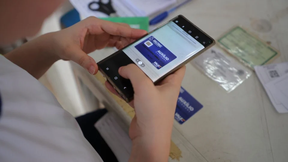 Mais de 7,3 mil famílias recebem Auxílio Enchente em Manaquiri e Careiro, no Amazonas