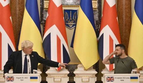 Em visita surpresa, Boris Johnson se reúne com Zelenski em Kiev
