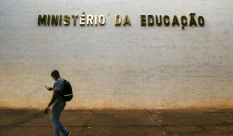 MEC prorroga para 26 de maio convocação da lista de espera do Fies