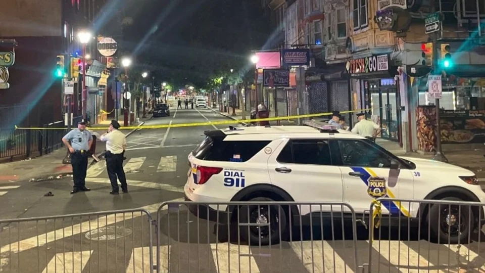 Três pessoas morrem e 11 ficam feridas em tiroteio na Filadélfia, nos EUA