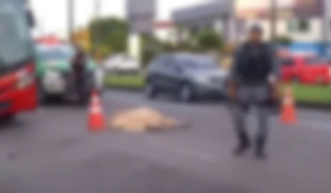 Mulher morre após ser atropelada por motocicleta ao tentar atravessar avenida em Manaus