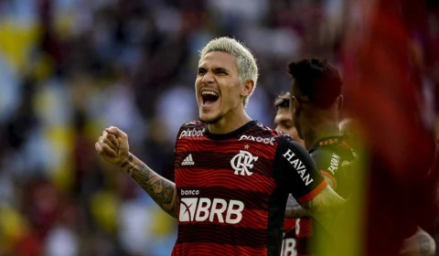 Com dois de Pedro, Flamengo bate Avaí por 2 a 1 de virada pelo Brasileirão