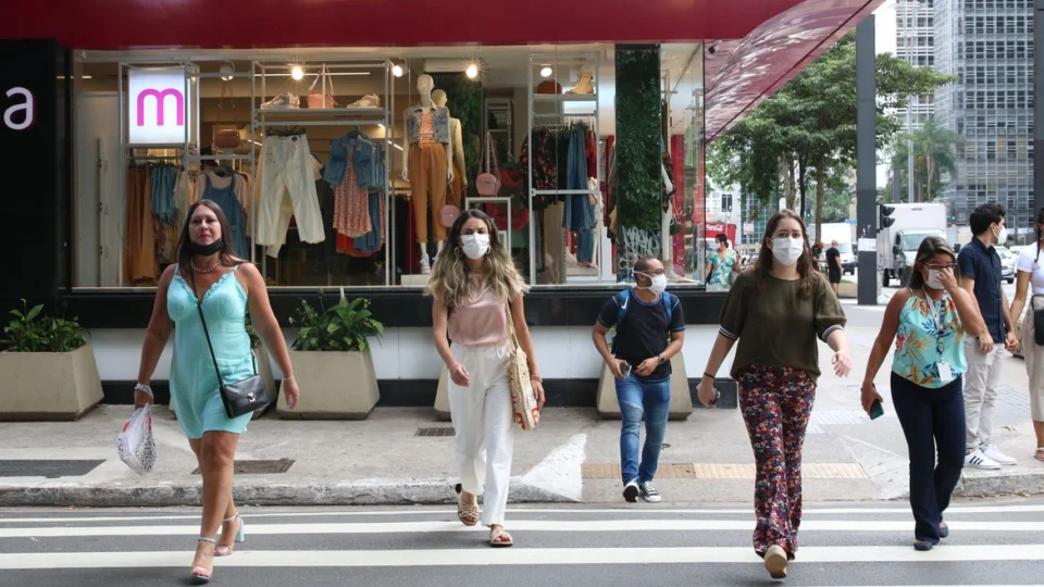 Covid-19: Brasil registra 181 óbitos e 16,7 mil casos em 24 horas