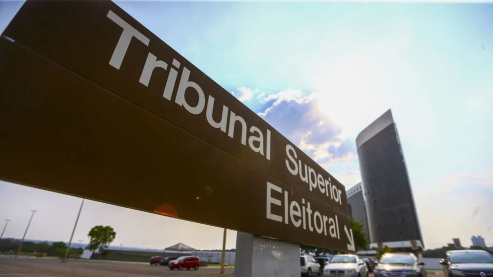 Com aval de partidos, presos pedem registro de candidatura nas eleições ao TSE