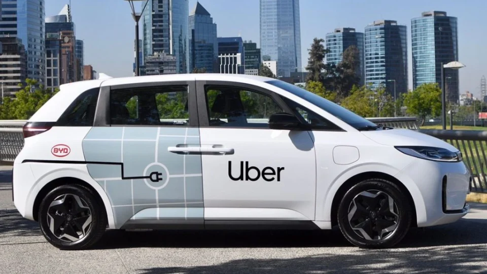 BYD: carro elétrico para aplicativo chega no Brasil e está em fase de testes