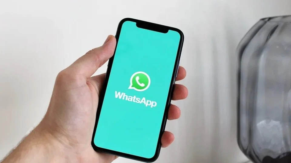 WhatsApp lança função de esconder quem está ‘online’, bloquear prints e sair de grupos sigilosamente