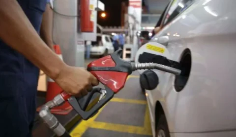 Novo recorde: posto de gasolina no Brasil vende litro por até R$ 8,99, diz ANP