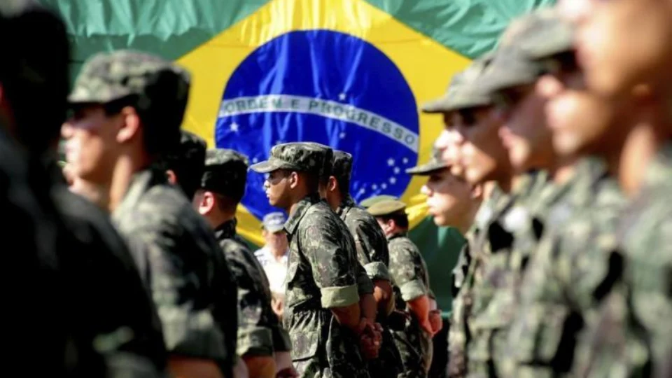 Relatório da CGU aponta 2,3 mil irregularidades em salários de militares no governo federal