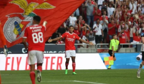 Benfica vence Dínamo de Kiev por 3 a 0 e garante vaga na fase de grupos da Champions League