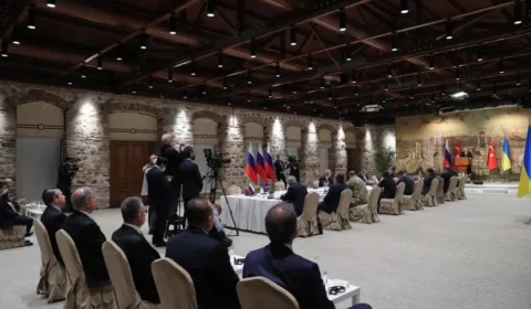 Rússia e Ucrânia ‘trocam farpas’ sobre negociação de paz