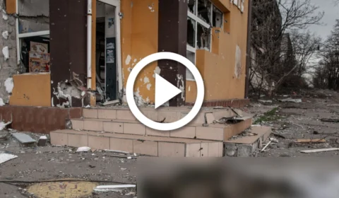 VÍDEO: Mariupol e Kharkiv, na Ucrânia, voltam a ser atacadas por militares russos