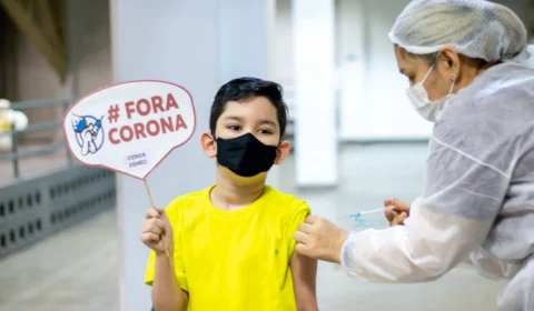 Em Manaus, vacina contra a Covid-19 será oferecida em 52 locais nesta segunda-feira