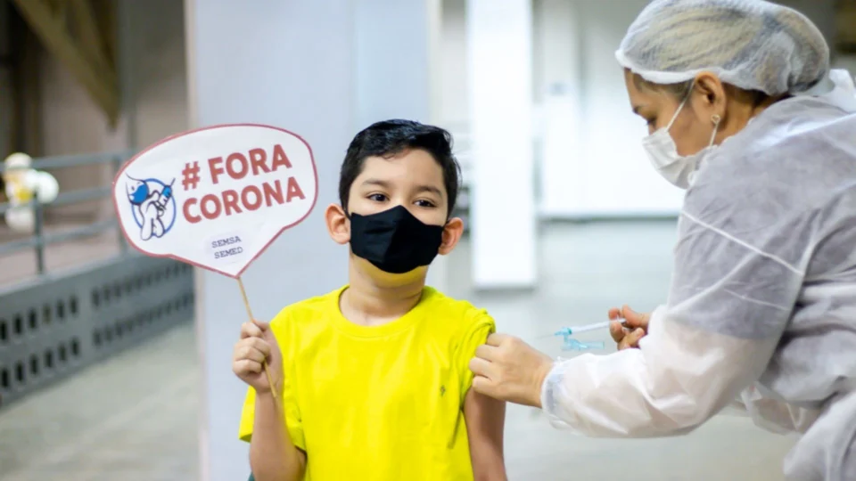 Em Manaus, vacina contra a Covid-19 será oferecida em 52 locais nesta segunda-feira