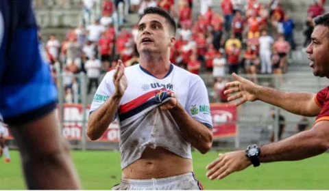 Fast Clube vence Princesa por 2 a 1 de virada e sai na frente por vaga na final do Campeonato Amazonense