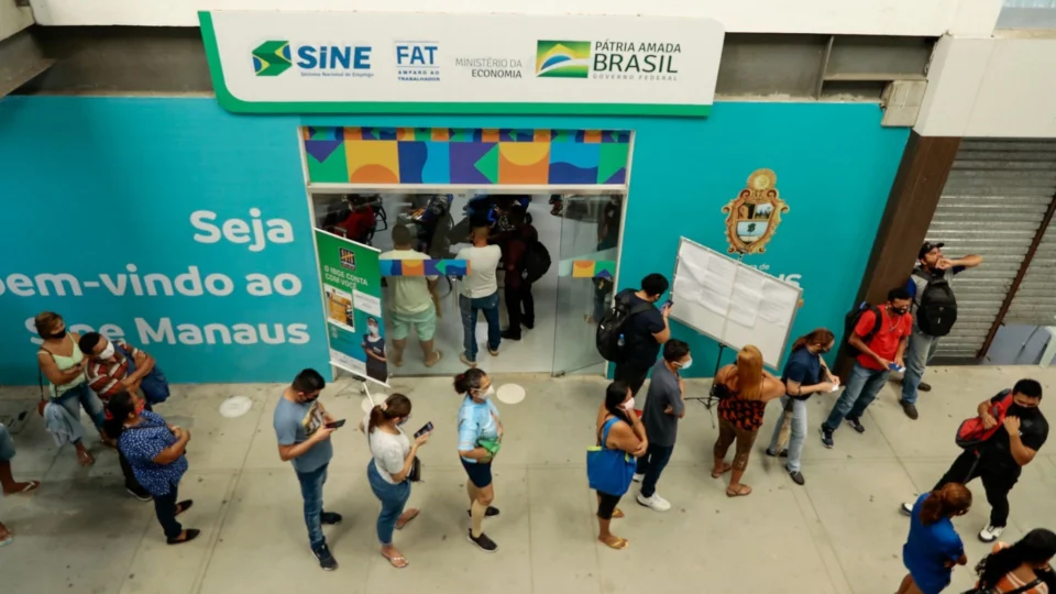 Sine Manaus e Sine Amazonas ofertam 187 vagas de emprego nesta segunda-feira