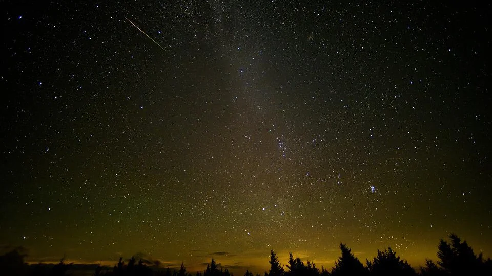 Piscis Austrinids: chuva de meteoros terá pico na noite desta quinta-feira; saiba como ver