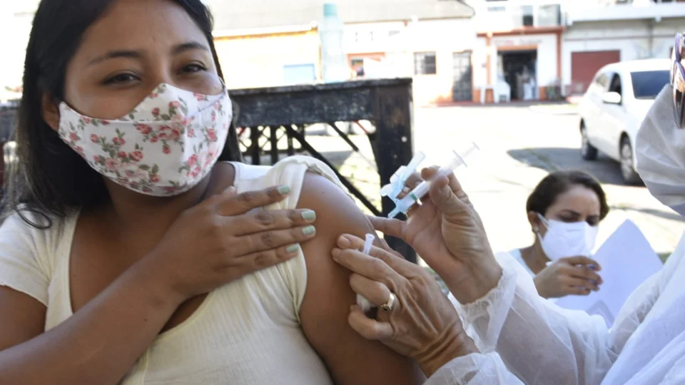 Confira pontos de vacinação contra Covid-19 para adultos e crianças nesta quarta-feira