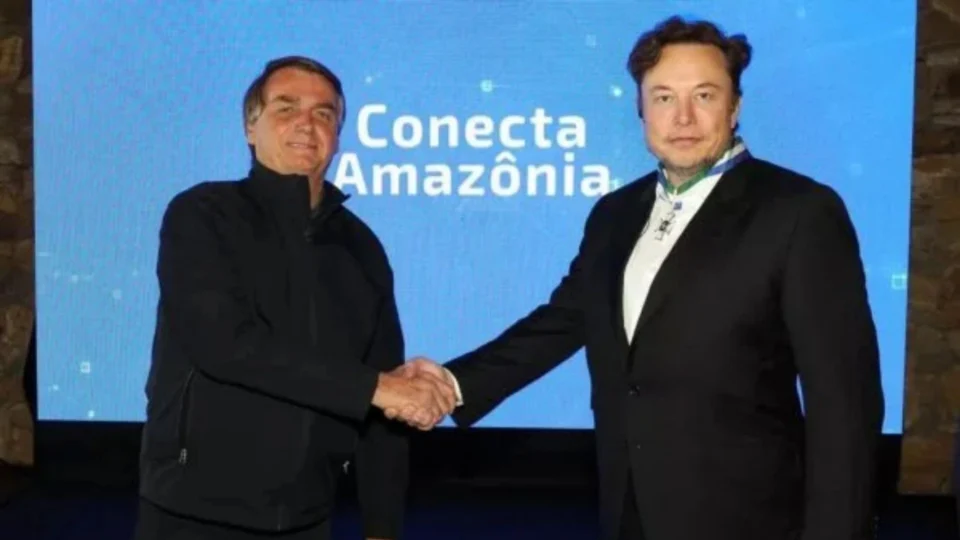Sem dar detalhes, prazos e custos, Bolsonaro diz que acordo com Musk é ‘início de namoro’