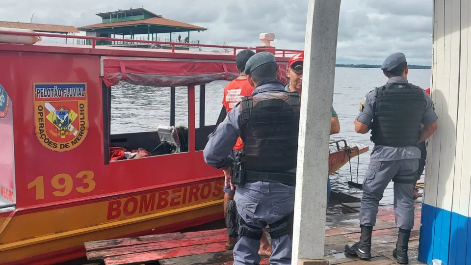 Jovem desaparece após pular em rio durante abordagem policial na Zona Sul de Manaus