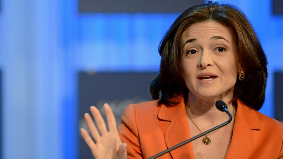 Após 14 anos, diretora de Operações da Meta, dona do Facebook, anuncia que deixará o cargo