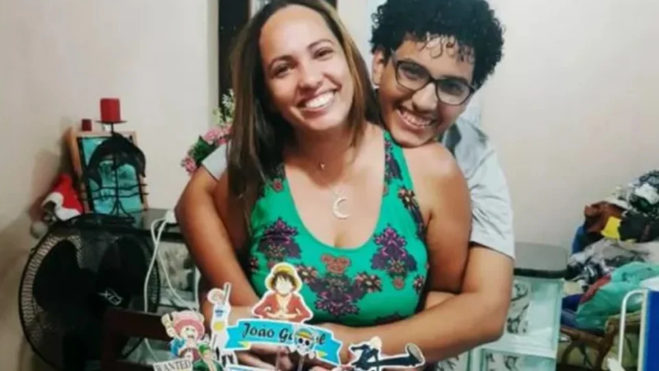 Mãe de adolescente morto em acidente diz ter ganhado abraço, terço e pedido de desculpas da mãe de Bruno Krupp