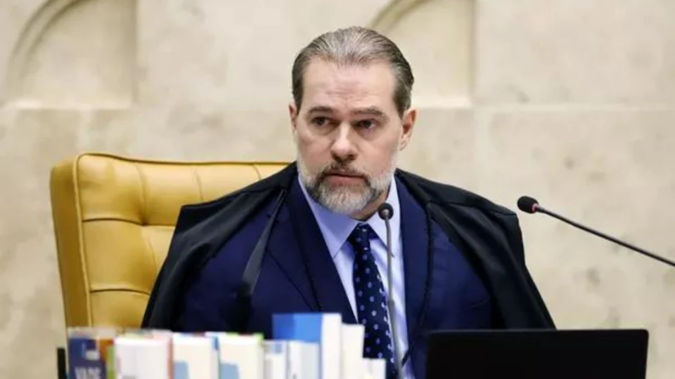 Dias Toffoli rejeita pedido feito por Bolsonaro para investigar Alexandre de Moraes