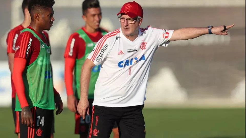Com Dorival Júnior no comando, Flamengo vai ao Beira-Rio enfrentar Internacional pelo Campeonato Brasileiro