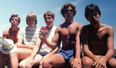 Tradição: grupo de amigos tira a mesma foto há 40 anos nos EUA
